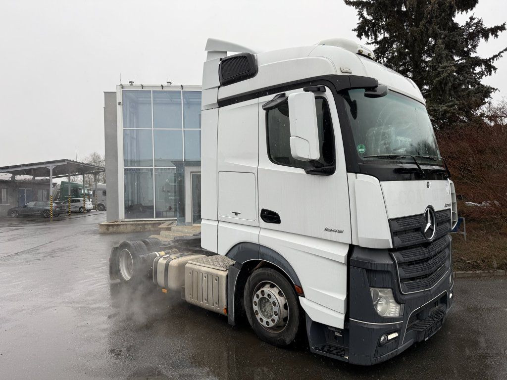 Mercedes-Benz 1845 Actros EURO 6 MEGA/lowdeck - Nyergesvontató: 2 kép. Mercedes-Benz 1845 Actros EURO 6 MEGA/lowdeck - Nyergesvontató: 2 kép.