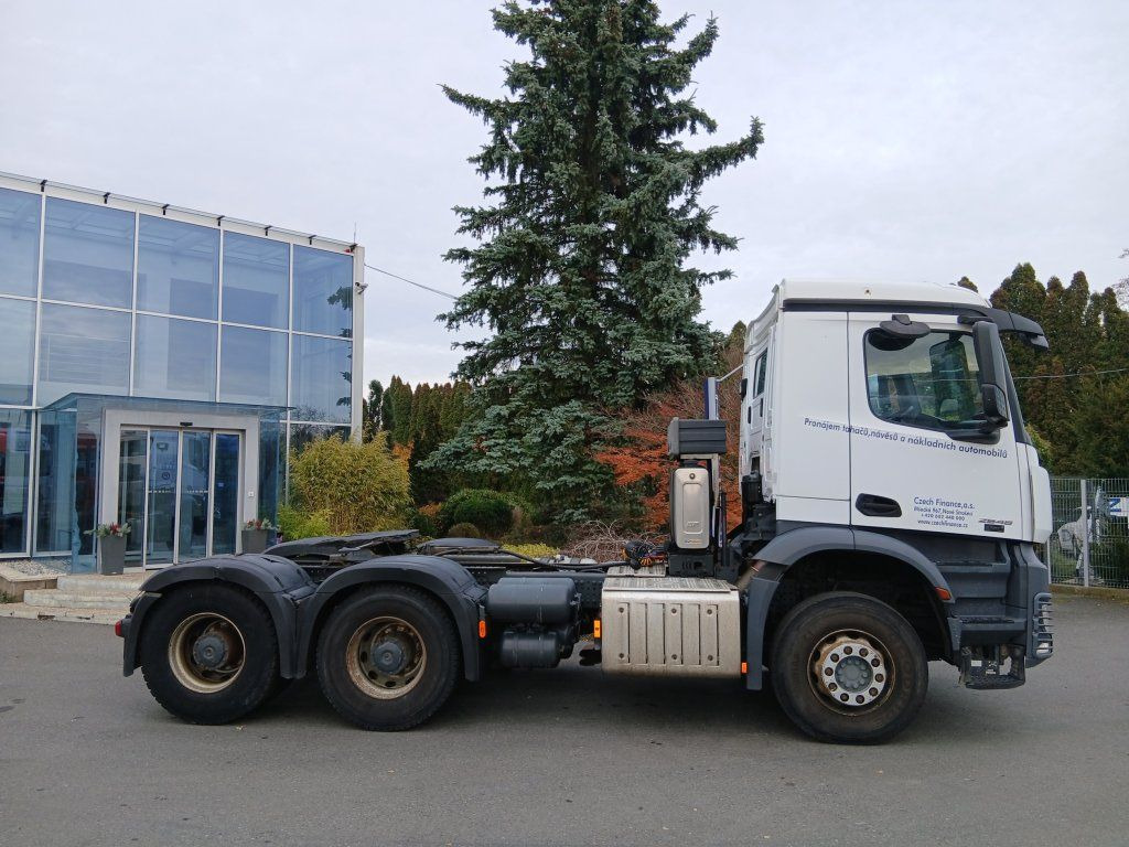 Mercedes-Benz 2648 Arocs EURO 6 6x4 Hydraulics - Nyergesvontató: 3 kép. Mercedes-Benz 2648 Arocs EURO 6 6x4 Hydraulics - Nyergesvontató: 3 kép.
