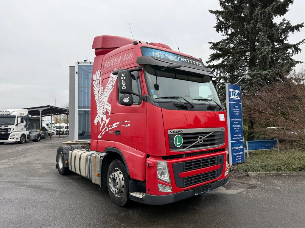 Volvo FH13 460 Globetrotter Euro 5 - Nyergesvontató: 3 kép. Volvo FH13 460 Globetrotter Euro 5 - Nyergesvontató: 3 kép.