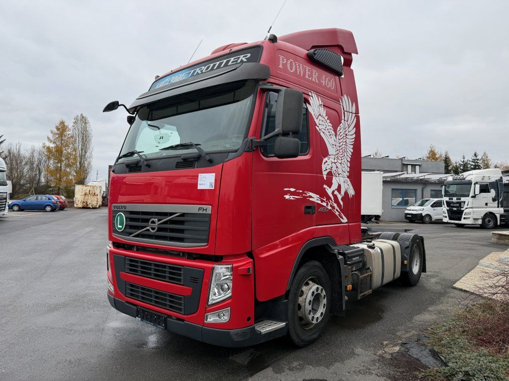 Volvo FH13 460 Globetrotter Euro 5 - Nyergesvontató: 2 kép. Volvo FH13 460 Globetrotter Euro 5 - Nyergesvontató: 2 kép.
