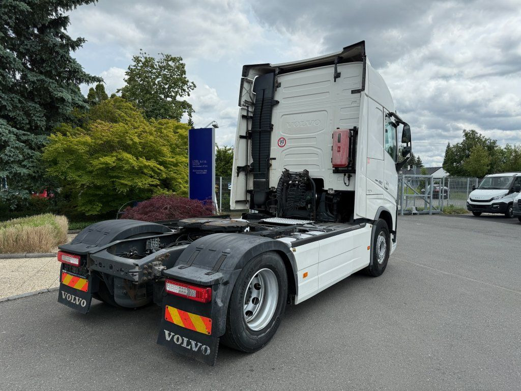 Volvo FH460 EURO 6 ADR - Nyergesvontató: 4 kép. Volvo FH460 EURO 6 ADR - Nyergesvontató: 4 kép.
