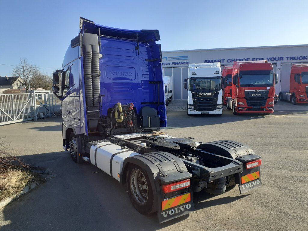 Volvo FH500 XL EURO 6 MEGA/lowdeck - Nyergesvontató: 5 kép. Volvo FH500 XL EURO 6 MEGA/lowdeck - Nyergesvontató: 5 kép.