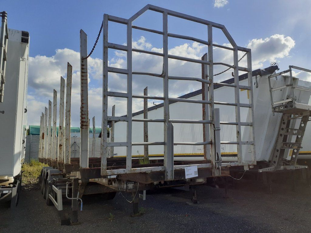 Panav NV39 - Rönkszállító félpótkocsi: 1 kép. Panav NV39 - Rönkszállító félpótkocsi: 1 kép.