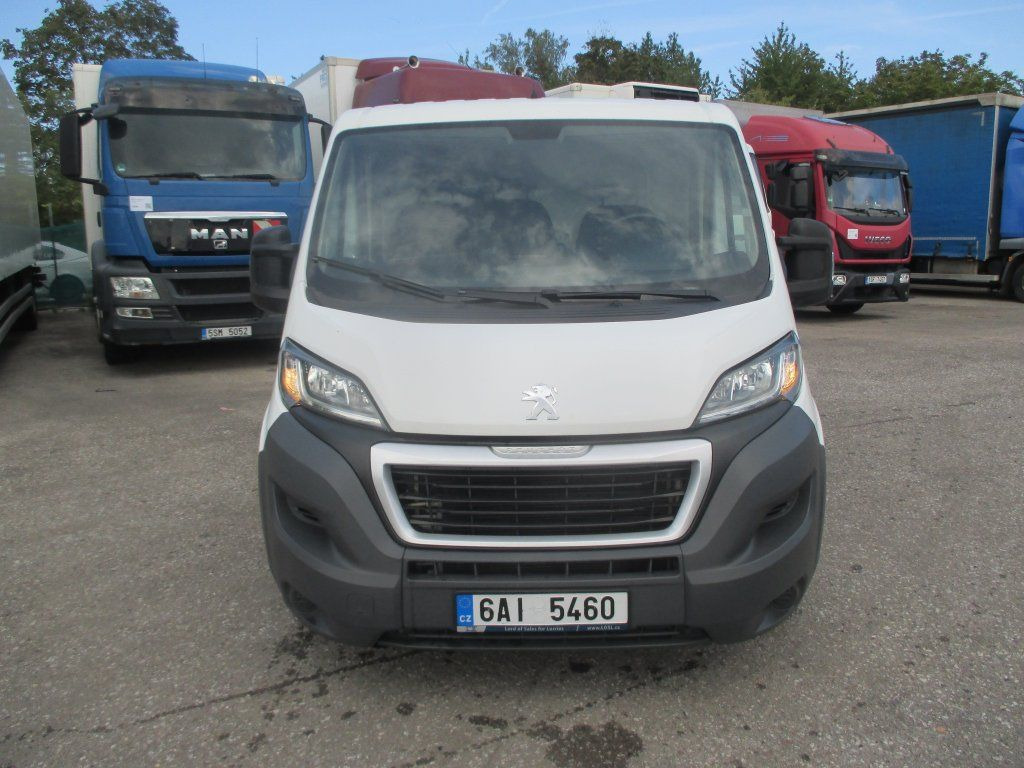 Peugeot Boxer L2H1 - Hűtős kisteherautó: 2 kép. Peugeot Boxer L2H1 - Hűtős kisteherautó: 2 kép.