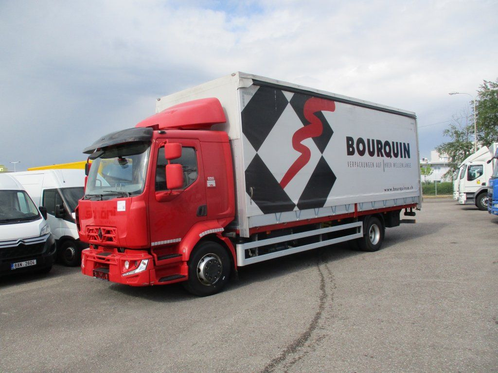 Renault D 16 - Platós teherautó: 1 kép. Renault D 16 - Platós teherautó: 1 kép.