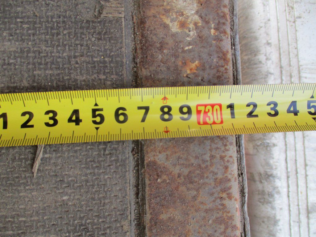 Renault D 16 - Platós teherautó: 5 kép. Renault D 16 - Platós teherautó: 5 kép.