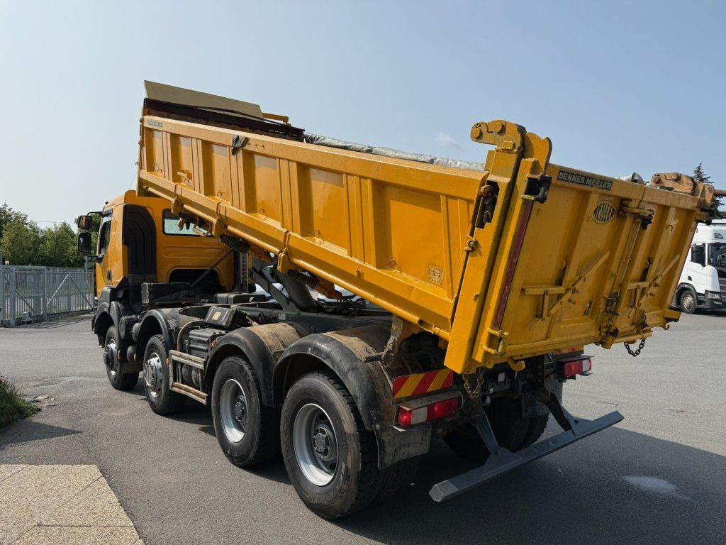Renault Kerax 460 8x6 EURO 5 - Billenőplatós teherautó: 3 kép. Renault Kerax 460 8x6 EURO 5 - Billenőplatós teherautó: 3 kép.