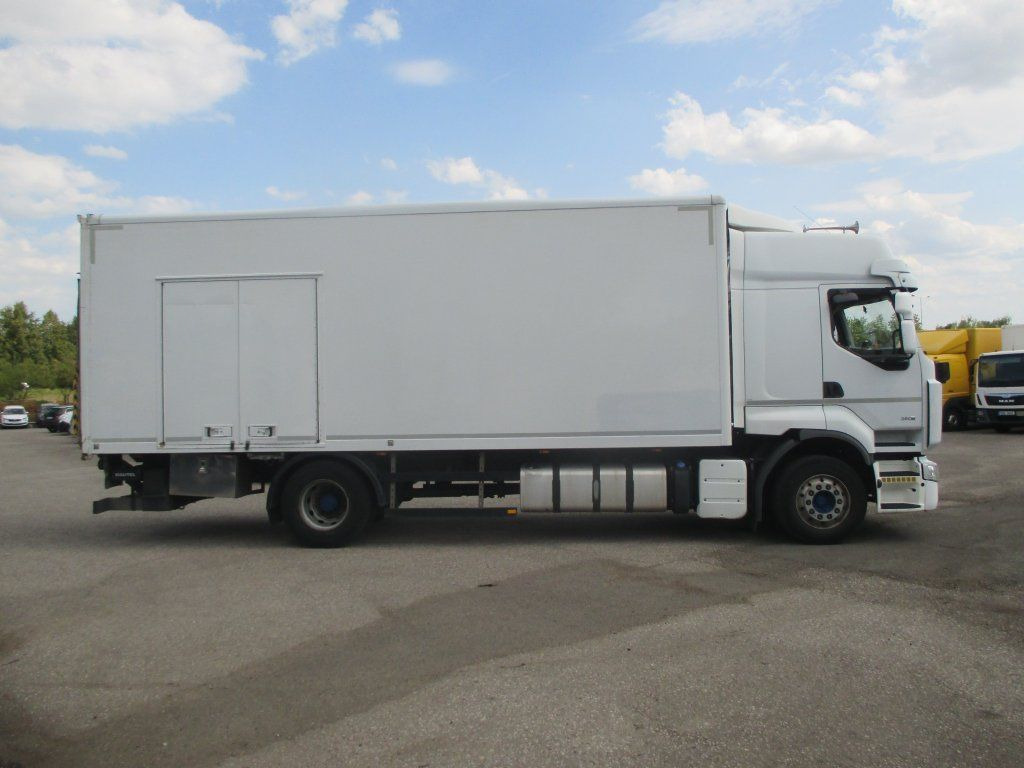 Renault Premium 1 liege - Dobozos felépítményű teherautó: 4 kép. Renault Premium 1 liege - Dobozos felépítményű teherautó: 4 kép.