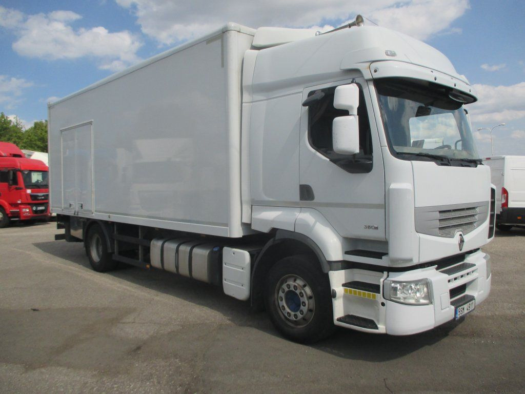 Renault Premium 380 Dxi - Dobozos felépítményű teherautó: 3 kép. Renault Premium 380 Dxi - Dobozos felépítményű teherautó: 3 kép.
