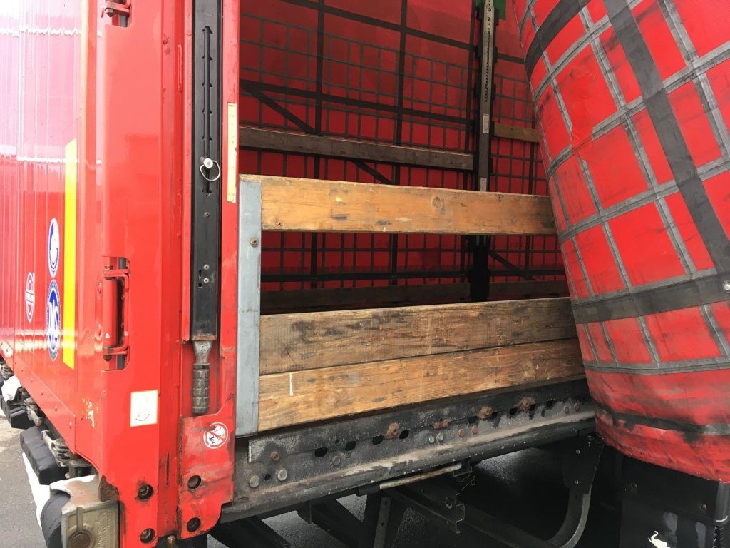 Schmitz Cargobull SCB*S3T standard/lifting roof/Hubdach 2,70-2,85m lízing Schmitz Cargobull SCB*S3T standard/lifting roof/Hubdach 2,70-2,85m: 15 kép. Schmitz Cargobull SCB*S3T standard/lifting roof/Hubdach 2,70-2,85m lízing Schmitz Cargobull SCB*S3T standard/lifting roof/Hubdach 2,70-2,85m: 15 kép.