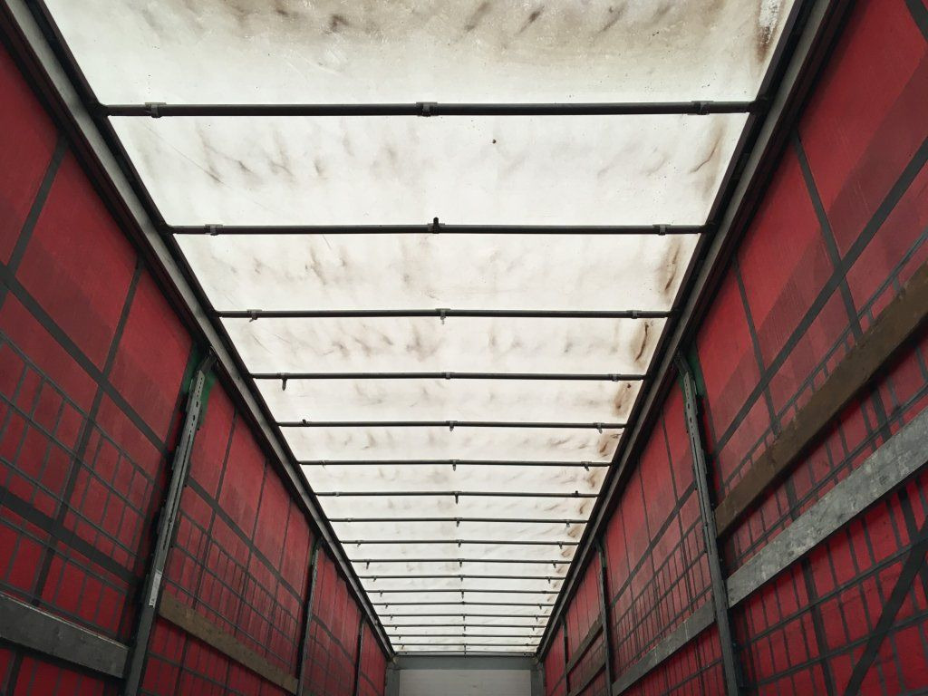 Schmitz Cargobull SCB*S3T standard/lifting roof/Hubdach 2,70-2,85m lízing Schmitz Cargobull SCB*S3T standard/lifting roof/Hubdach 2,70-2,85m: 10 kép. Schmitz Cargobull SCB*S3T standard/lifting roof/Hubdach 2,70-2,85m lízing Schmitz Cargobull SCB*S3T standard/lifting roof/Hubdach 2,70-2,85m: 10 kép.