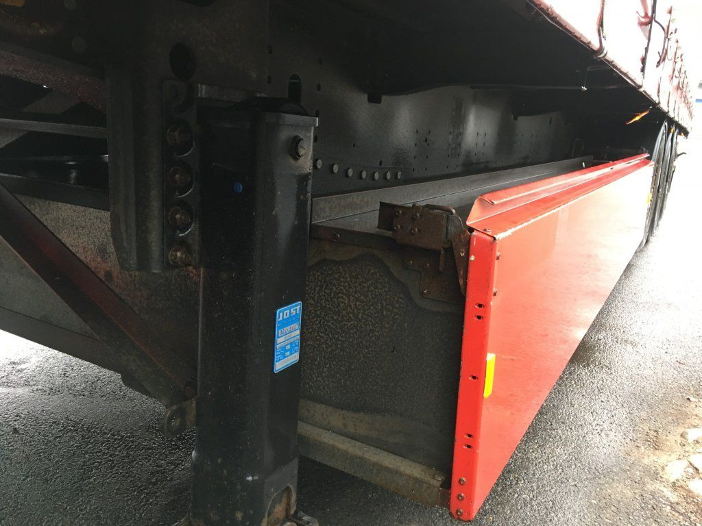 Schmitz Cargobull SCB*S3T standard/lifting roof/Hubdach 2,70-2,85m lízing Schmitz Cargobull SCB*S3T standard/lifting roof/Hubdach 2,70-2,85m: 6 kép. Schmitz Cargobull SCB*S3T standard/lifting roof/Hubdach 2,70-2,85m lízing Schmitz Cargobull SCB*S3T standard/lifting roof/Hubdach 2,70-2,85m: 6 kép.