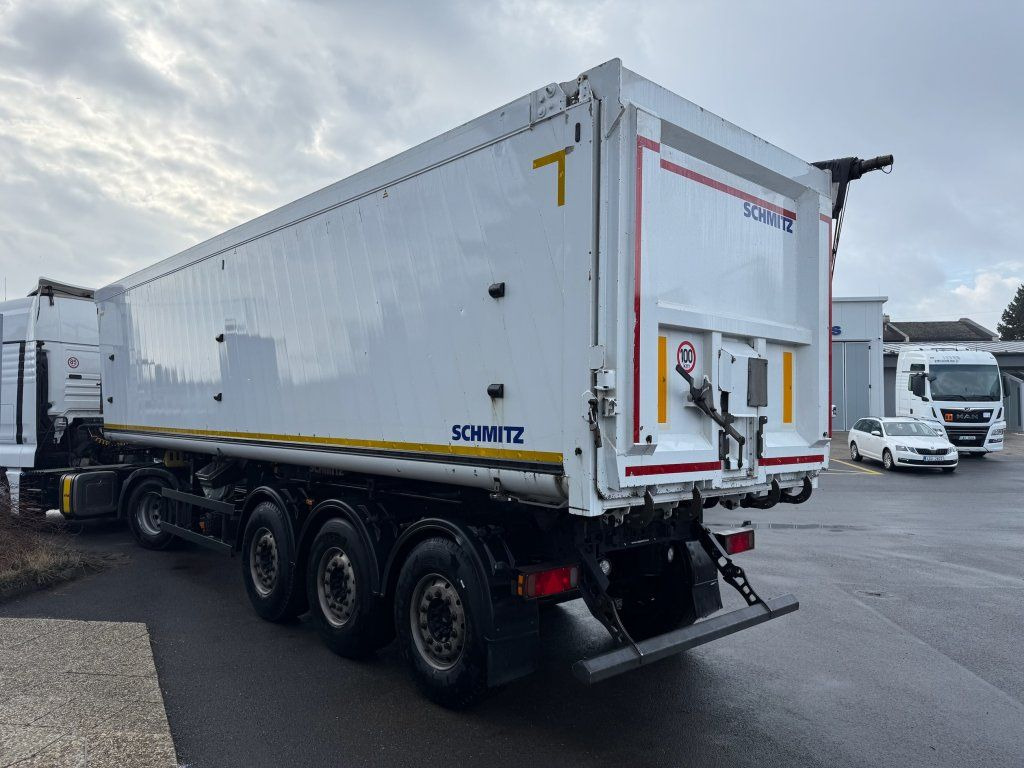 Schmitz Cargobull SKI 24 50 m3 - Félpótkocsi billenőplatós: 5 kép. Schmitz Cargobull SKI 24 50 m3 - Félpótkocsi billenőplatós: 5 kép.