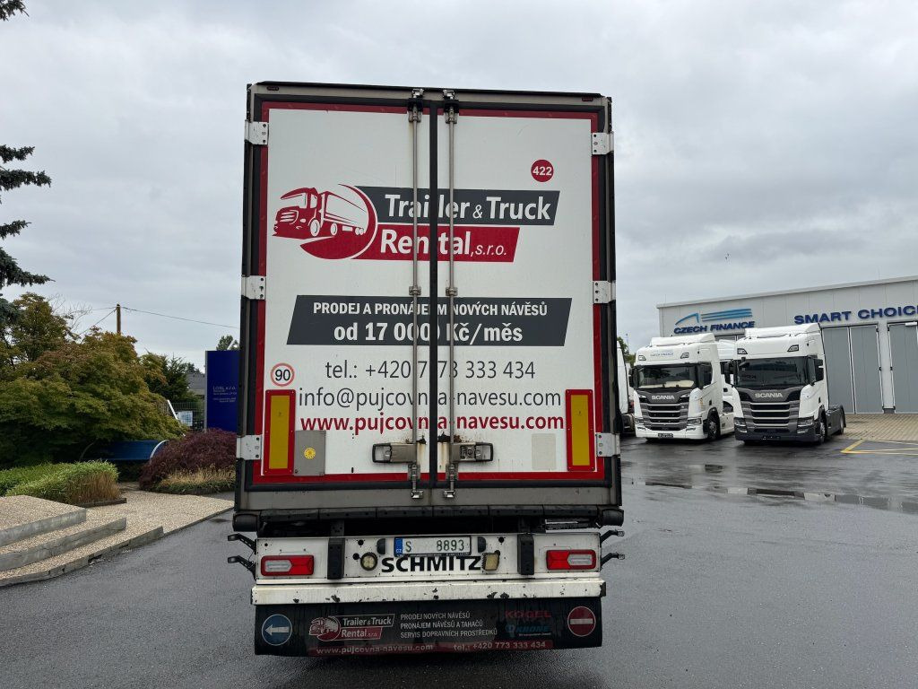 Schmitz Cargobull SKO24 - Félpótkocsi dobozos: 4 kép. Schmitz Cargobull SKO24 - Félpótkocsi dobozos: 4 kép.