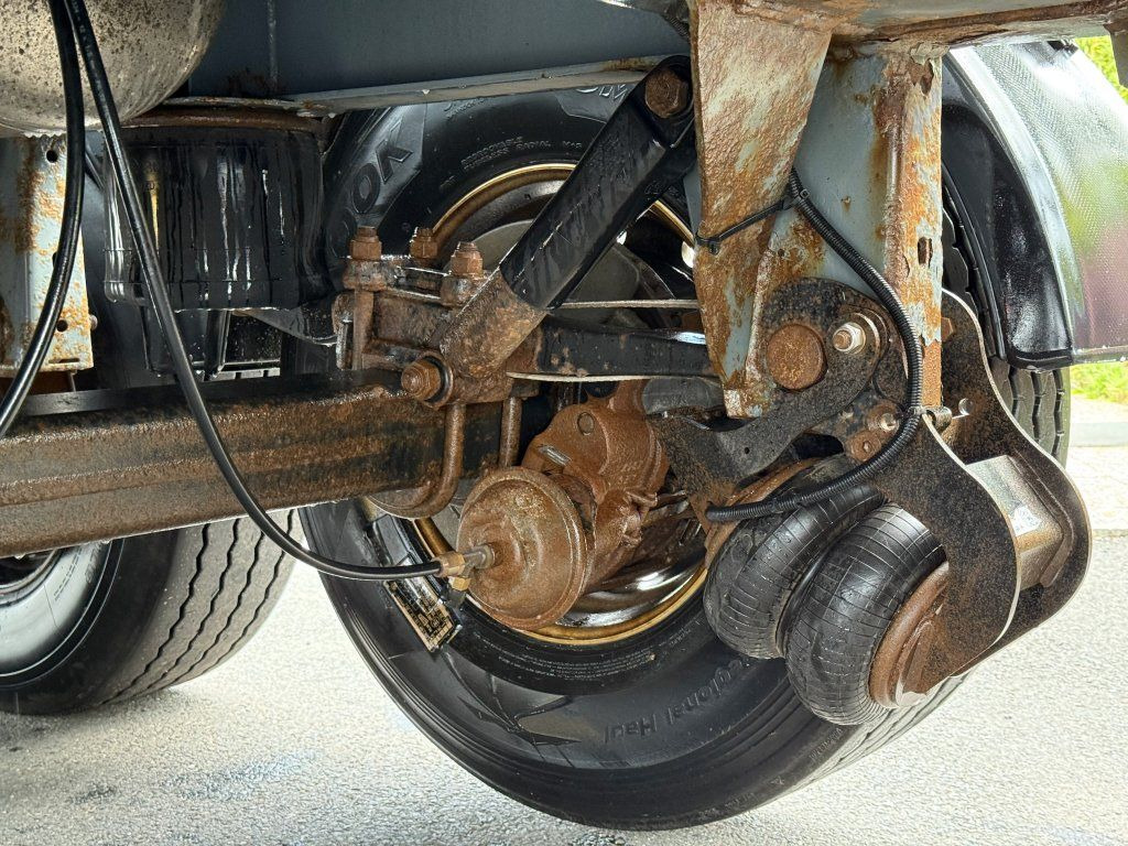 Schwarzmüller 25m3 THERMO - Félpótkocsi billenőplatós: 5 kép. Schwarzmüller 25m3 THERMO - Félpótkocsi billenőplatós: 5 kép.