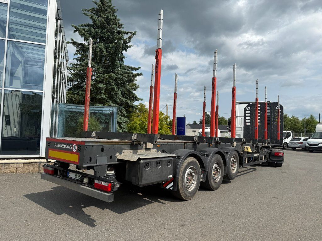 Schwarzmüller RSA - Rönkszállító félpótkocsi: 4 kép. Schwarzmüller RSA - Rönkszállító félpótkocsi: 4 kép.