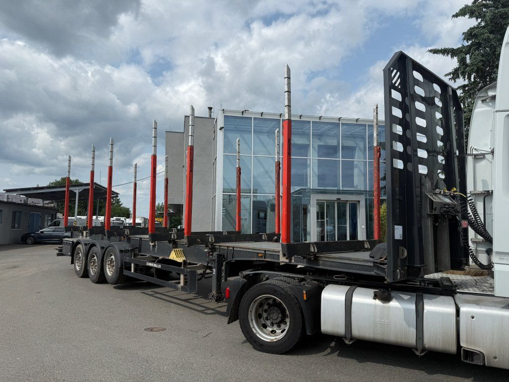 Schwarzmüller RSA - Rönkszállító félpótkocsi: 1 kép. Schwarzmüller RSA - Rönkszállító félpótkocsi: 1 kép.