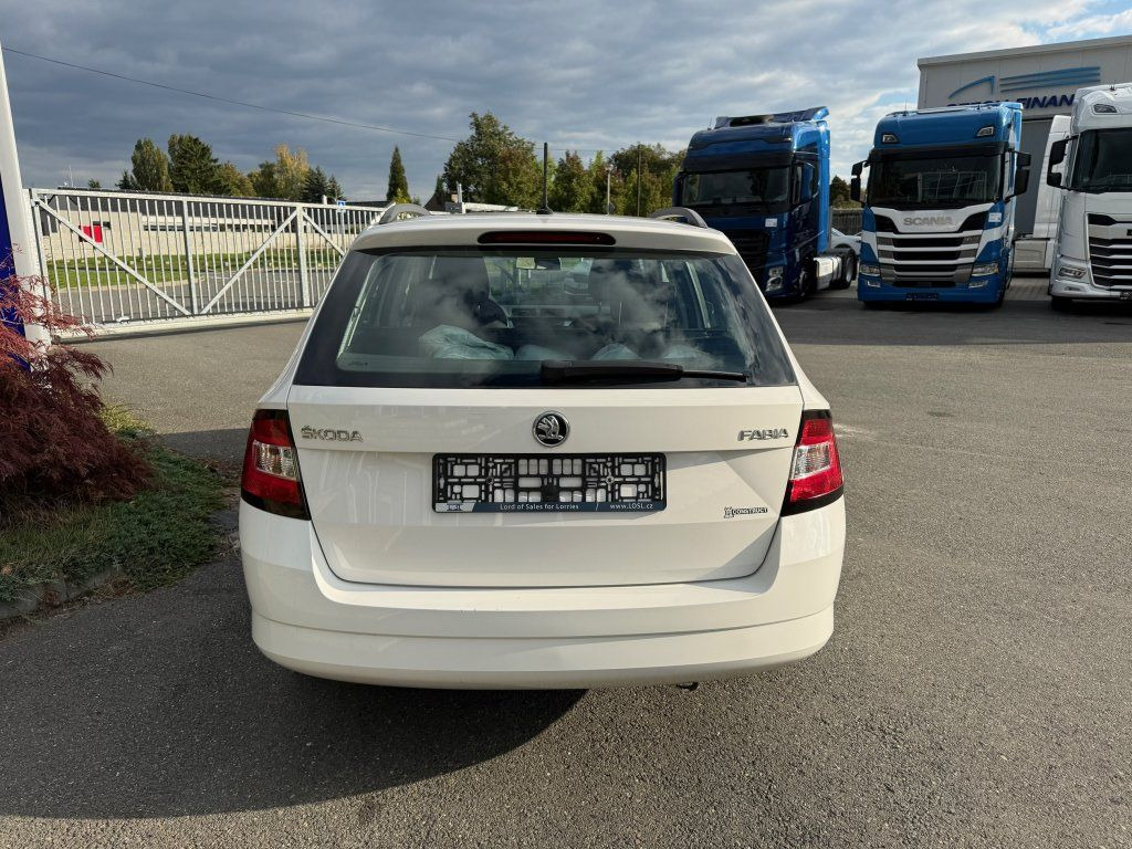 Skoda 1,4TDi kombi - Kombi: 5 kép. Skoda 1,4TDi kombi - Kombi: 5 kép.