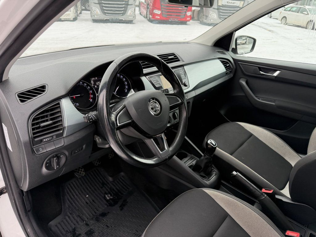 Kombi Skoda 1,4TDi kombi: 7 kép.