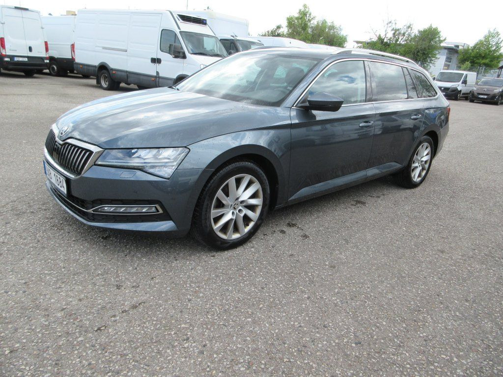 Skoda 2.0 Tdi Style - Kombi: 1 kép. Skoda 2.0 Tdi Style - Kombi: 1 kép.
