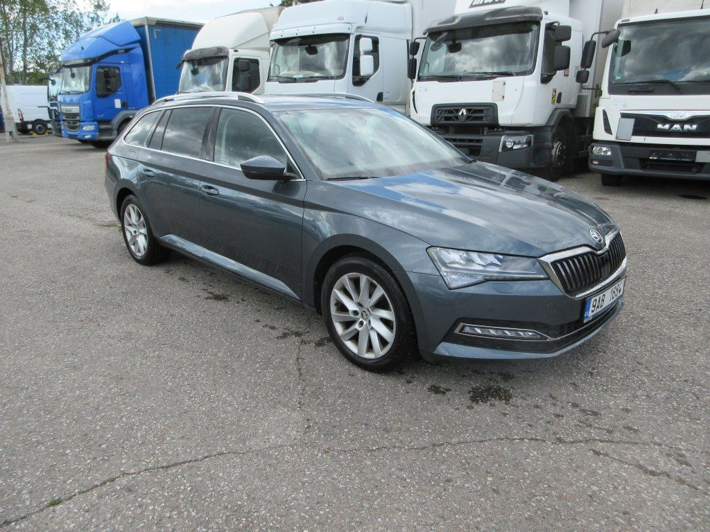 Skoda 2.0 Tdi Style - Kombi: 2 kép. Skoda 2.0 Tdi Style - Kombi: 2 kép.