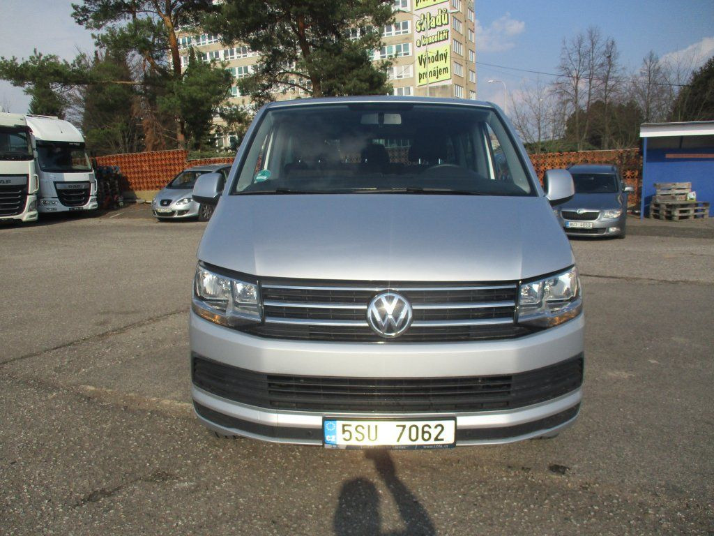 Volkswagen T6 2.0 TDI,Navi,DSG - Kisbusz: 2 kép. Volkswagen T6 2.0 TDI,Navi,DSG - Kisbusz: 2 kép.