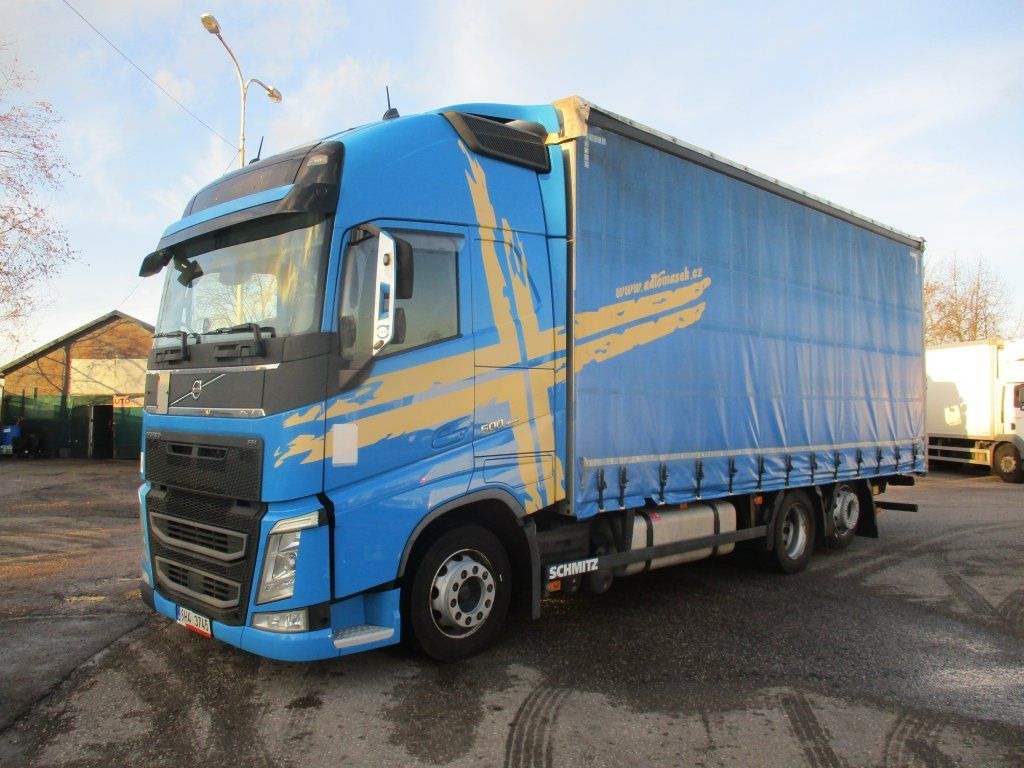 Volvo FH500 6x2 Euro 6 + Schmitz - Ponyvás teherautó: 1 kép. Volvo FH500 6x2 Euro 6 + Schmitz - Ponyvás teherautó: 1 kép.