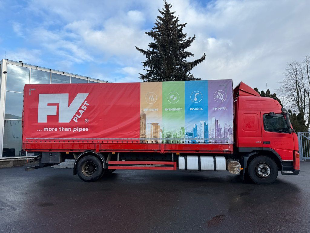 Volvo FM260 EURO 3 - Ponyvás teherautó: 3 kép. Volvo FM260 EURO 3 - Ponyvás teherautó: 3 kép.