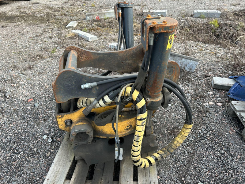 Engcon EC20B-S70 - Adapterek - Építőipari gépek: 1 kép. Engcon EC20B-S70 - Adapterek - Építőipari gépek: 1 kép.