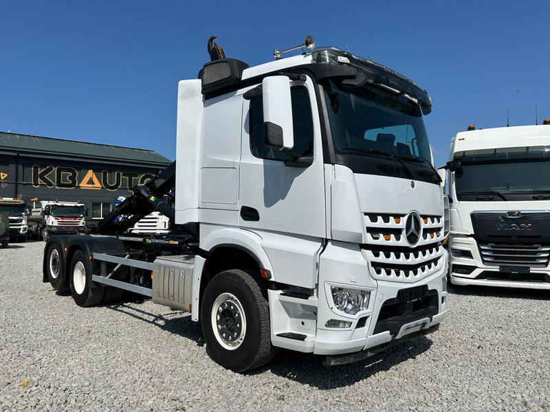 Mercedes-Benz AROCS + JOAB 20t | TULOSSA - Horgos rakodó teherautó: 3 kép. Mercedes-Benz AROCS + JOAB 20t | TULOSSA - Horgos rakodó teherautó: 3 kép.
