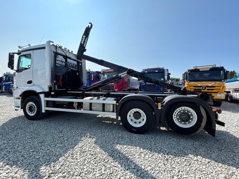Mercedes-Benz AROCS + JOAB 20t | TULOSSA - Horgos rakodó teherautó: 5 kép. Mercedes-Benz AROCS + JOAB 20t | TULOSSA - Horgos rakodó teherautó: 5 kép.