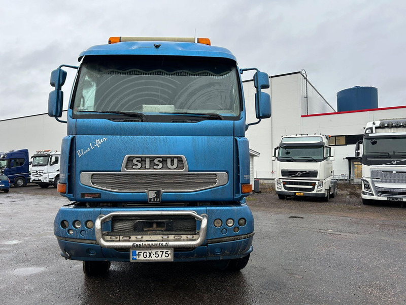 Sisu E12M - Billenőplatós teherautó: 2 kép. Sisu E12M - Billenőplatós teherautó: 2 kép.