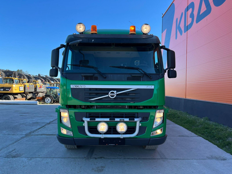 Volvo FM 450 | Hiab XR 17 ton | L=5300 mm - Horgos rakodó teherautó: 2 kép. Volvo FM 450 | Hiab XR 17 ton | L=5300 mm - Horgos rakodó teherautó: 2 kép.