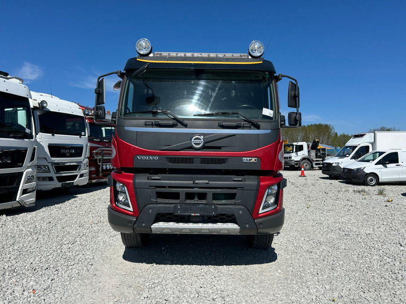 Volvo FMX 540 8x4 | TULOSSA - Billenőplatós teherautó: 2 kép. Volvo FMX 540 8x4 | TULOSSA - Billenőplatós teherautó: 2 kép.