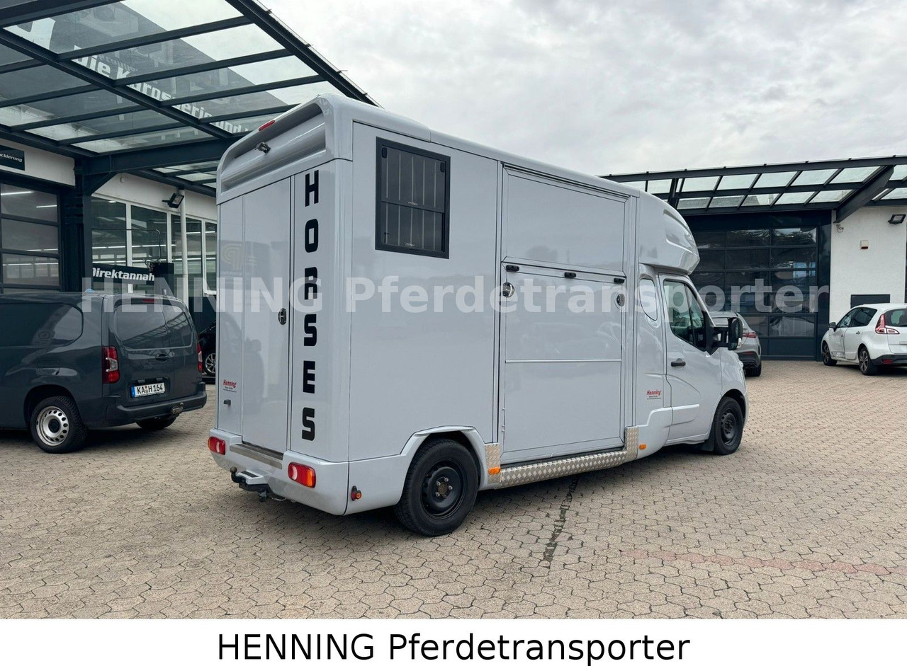 Renault Master 2-Sitzer - Állatszállító teherautó: 2 kép. Renault Master 2-Sitzer - Állatszállító teherautó: 2 kép.