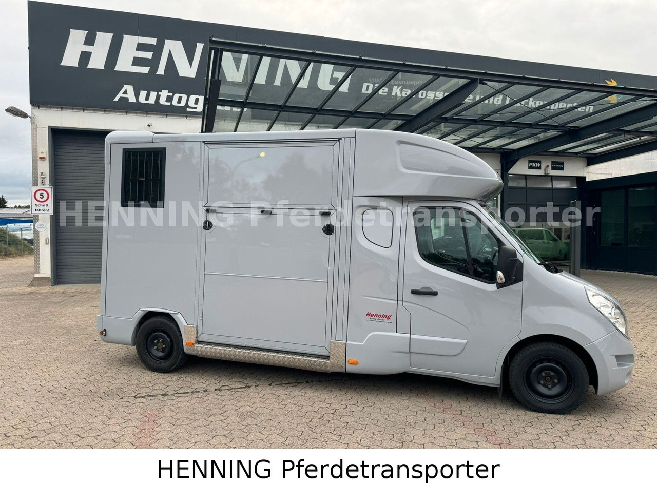 Renault Master 2-Sitzer - Állatszállító teherautó: 3 kép. Renault Master 2-Sitzer - Állatszállító teherautó: 3 kép.