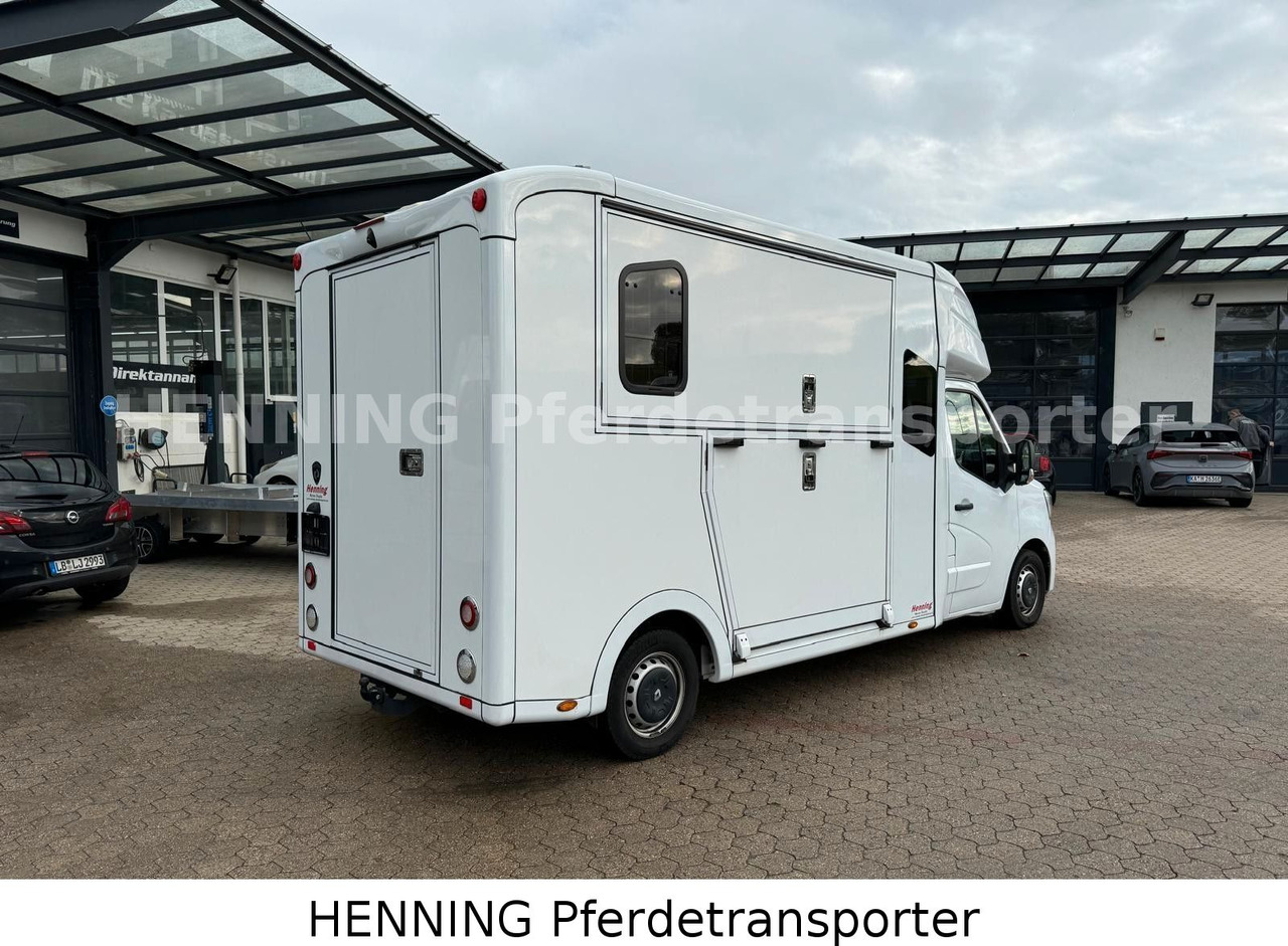 Renault Master 5 - Sitzer - Állatszállító teherautó: 2 kép. Renault Master 5 - Sitzer - Állatszállító teherautó: 2 kép.