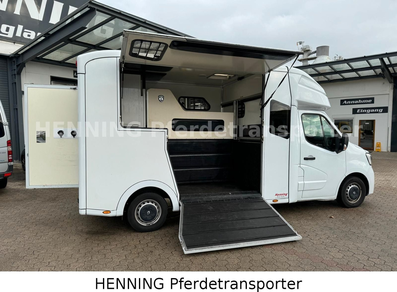 Renault Master 5 - Sitzer - Állatszállító teherautó: 3 kép. Renault Master 5 - Sitzer - Állatszállító teherautó: 3 kép.