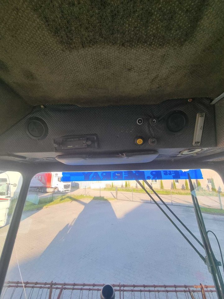 Deutz-Fahr 36.40 - Betakarító gép: 4 kép. Deutz-Fahr 36.40 - Betakarító gép: 4 kép.