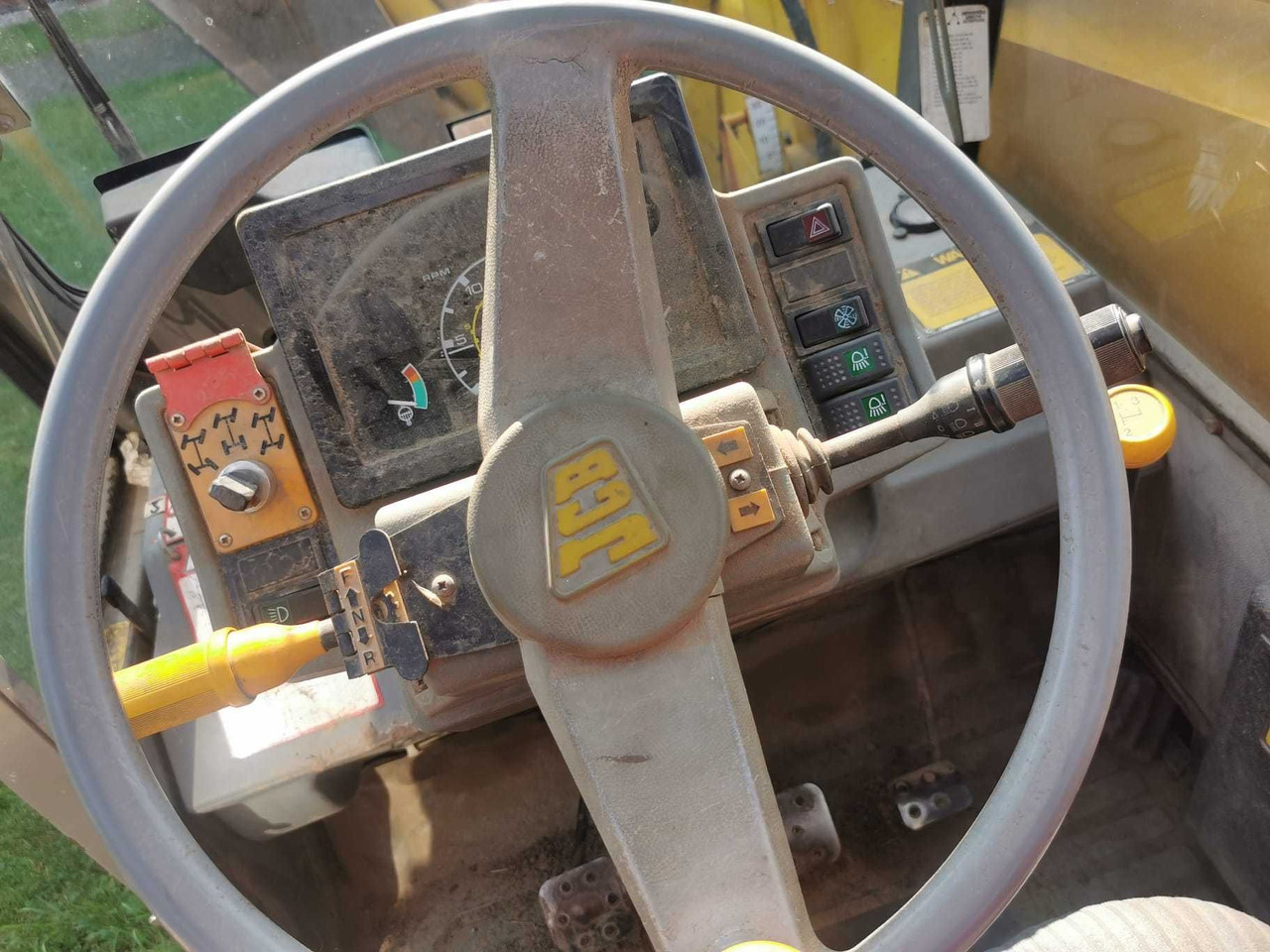 JCB 530-120 ładowarka teleskopowa - Teleszkópos rakodó: 3 kép. JCB 530-120 ładowarka teleskopowa - Teleszkópos rakodó: 3 kép.