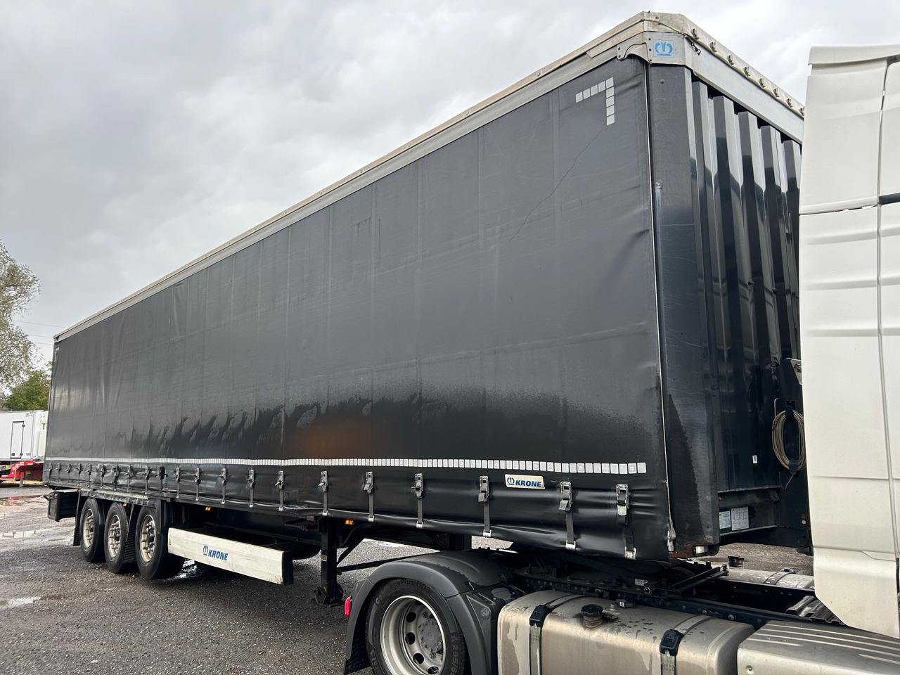 KRONE Coil Liner 2017 Tautliner Coilmulde - Ponyvás félpótkocsi: 1 kép. KRONE Coil Liner 2017 Tautliner Coilmulde - Ponyvás félpótkocsi: 1 kép.