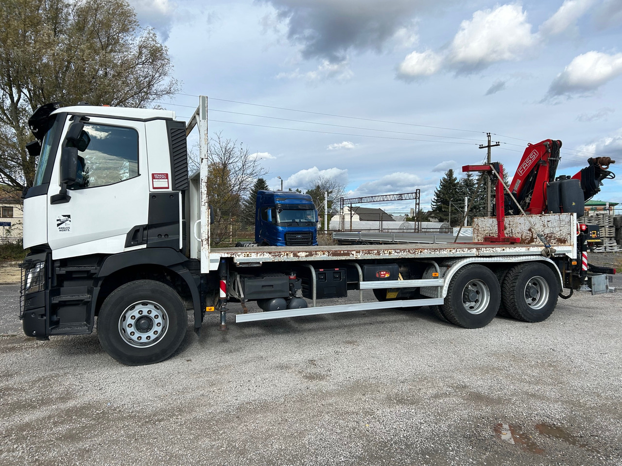 RENAULT C380 6X4 / FASSI F215A + REMOTE / ROTATOR - Darus autó: 2 kép. RENAULT C380 6X4 / FASSI F215A + REMOTE / ROTATOR - Darus autó: 2 kép.