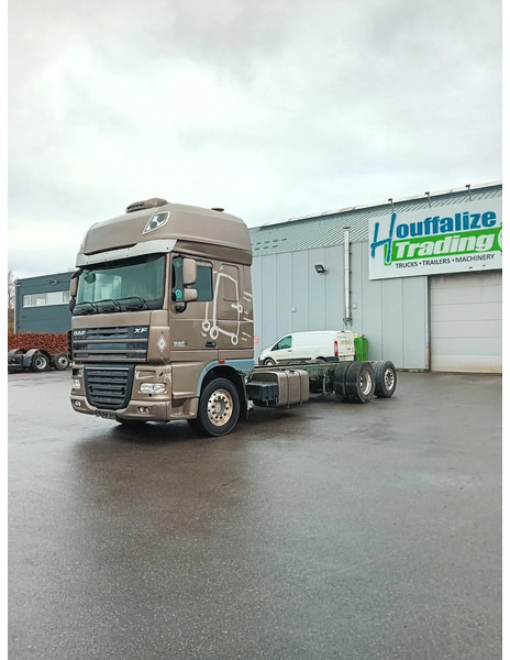 DAF XF 105.510 6x2 - Alvaz teherautó: 2 kép. DAF XF 105.510 6x2 - Alvaz teherautó: 2 kép.
