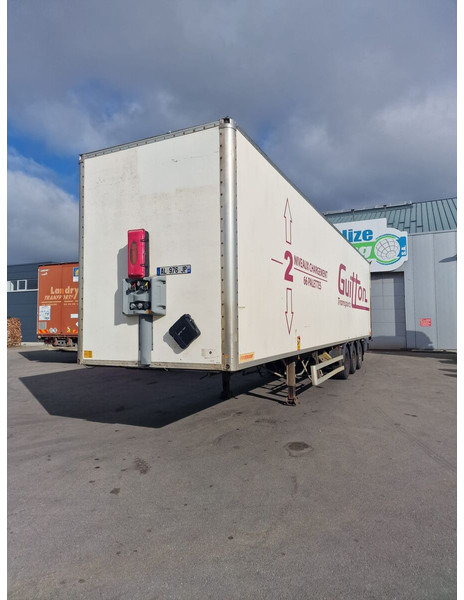 Fruehauf - Félpótkocsi dobozos: 1 kép. Fruehauf - Félpótkocsi dobozos: 1 kép.