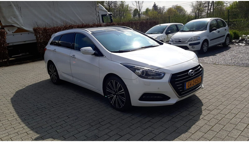Hyundai i40 - Autó: 1 kép. Hyundai i40 - Autó: 1 kép.