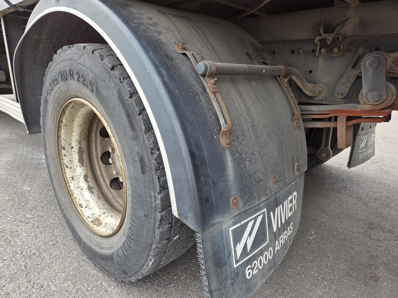 Mercedes-Benz Axor 1829 - full steel/lames - Ponyvás teherautó: 4 kép. Mercedes-Benz Axor 1829 - full steel/lames - Ponyvás teherautó: 4 kép.