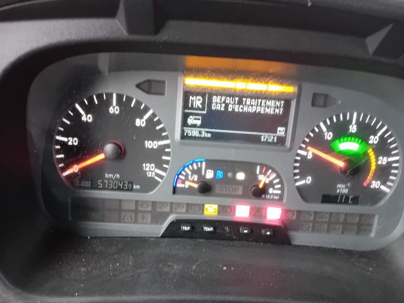 Mercedes-Benz Axor 1833 - Hűtős teherautó: 5 kép. Mercedes-Benz Axor 1833 - Hűtős teherautó: 5 kép.