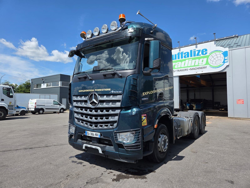 Nyergesvontató Mercedes-Benz Arocs 3363: 1 kép.