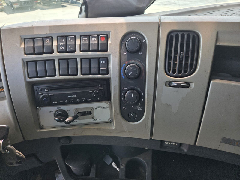 Nyergesvontató Renault Premium Lander 410dxi: 10 kép.