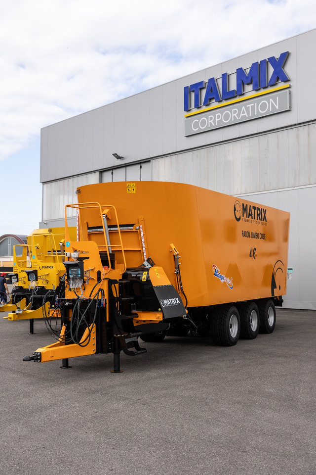 ITALMIX radon-jumbo-cube - Etetőkocsi: 2 kép. ITALMIX radon-jumbo-cube - Etetőkocsi: 2 kép.